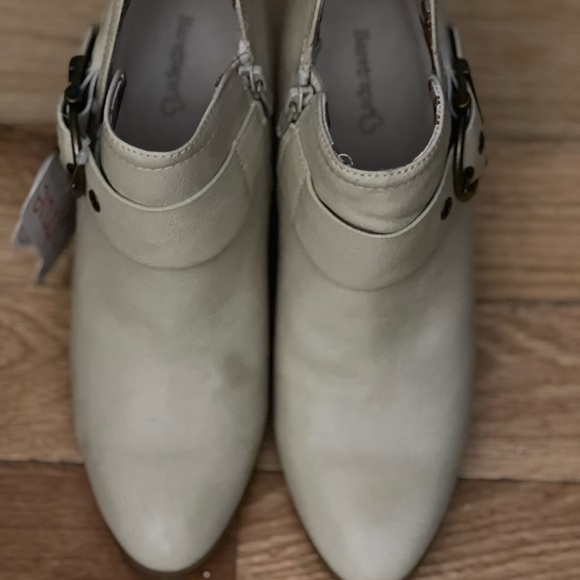 BareTraps Cream Ankle Booties with Strap Detail - Picture 6 of 6